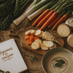 légumes de saison janvier sur planche en bois